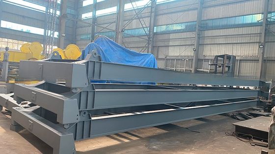 Zustand 42 Tonnen Nutzlast 40 Fuß Schiffscontainer-Spreader Halbautomatische Hebegänge mit Sling Abmessung 12118 x 2438 mm